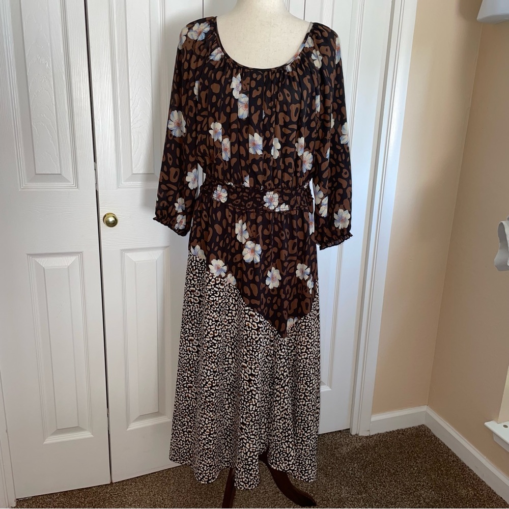 Fit and flower animal floral print dress size M